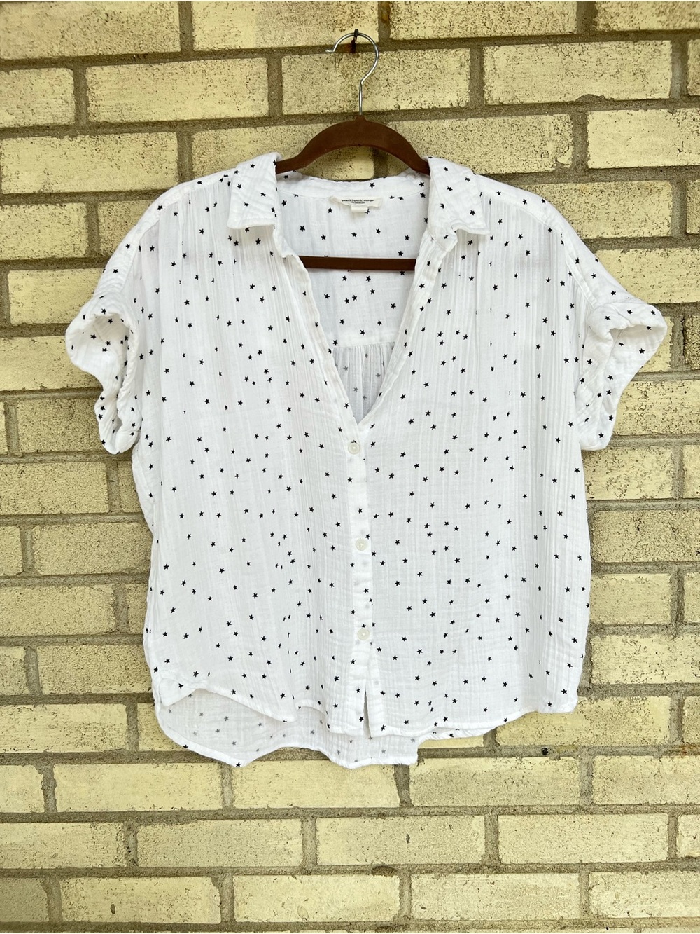 BeachLunchLounge White Star Cotton Gauze Button Down Top M